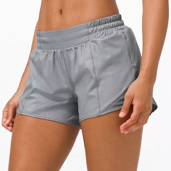 lululemon athletica Pants - Lululemon🍋Hotty Hot Low Rise Short 4"
Size-4 tall